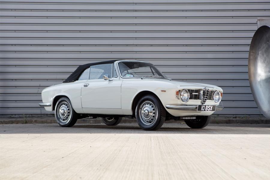  Alfa Romeo Giulia GTС (105.29) 1965 года  (UK) (фото 9 из 12)